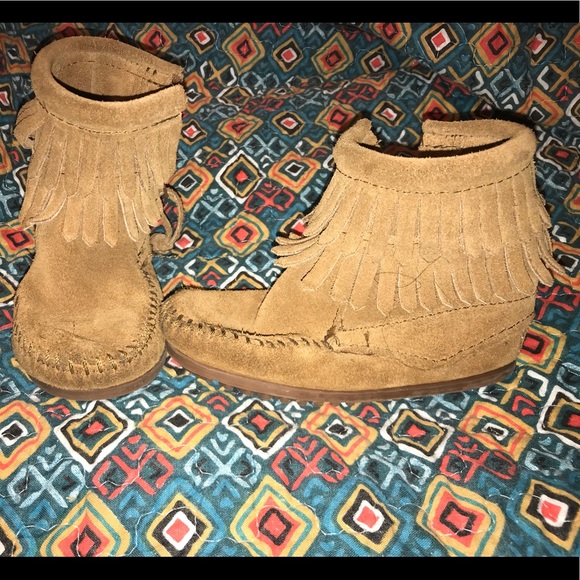 Minnetonka Other - Toddler size 7 Minnetonka boots.